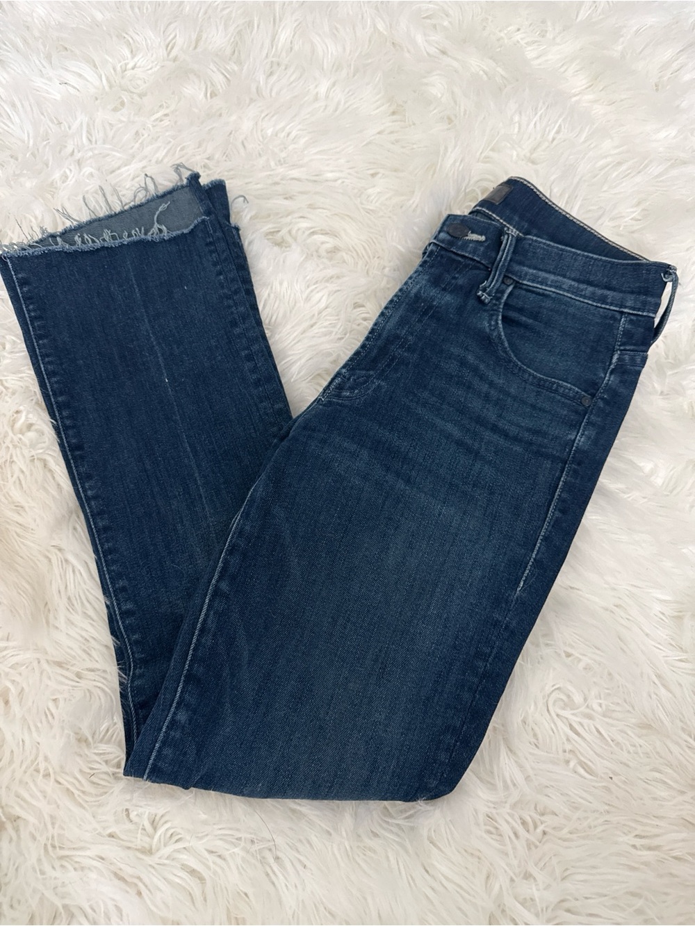 MOTHER Insider Crop Step Fray Jeans in Dark Navy - Picture 5 of 5